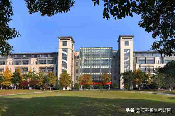 多少分可以上江南大学？江南大学2022年各专业录取分数线分析