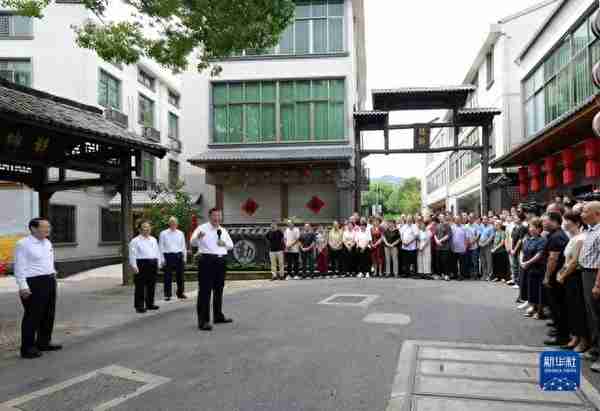 习近平在浙江考察时强调 始终干在实处走在前列勇立潮头 奋力谱写中国式现代化浙江新篇章 返京途中在山东枣庄考察